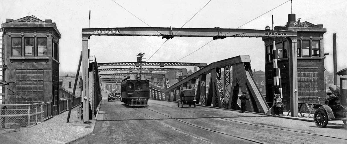 <p>Trolly Car crossing the Fremont Bridge. Wouldn’t it be nice if we still had this today?</p>
